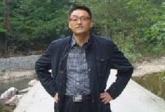 常伟东
